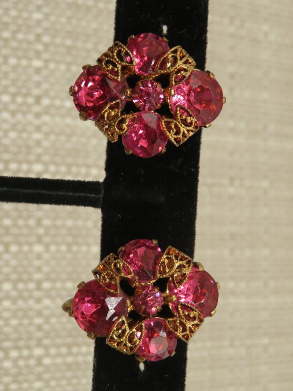 Vintage Pink Czech Glass Gold Tone Filigree Accent Screw Back Earrings - Picture 3 of 9
